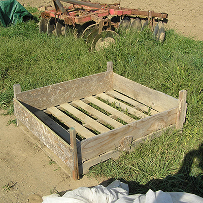 Farm-built bins and racks help harvest